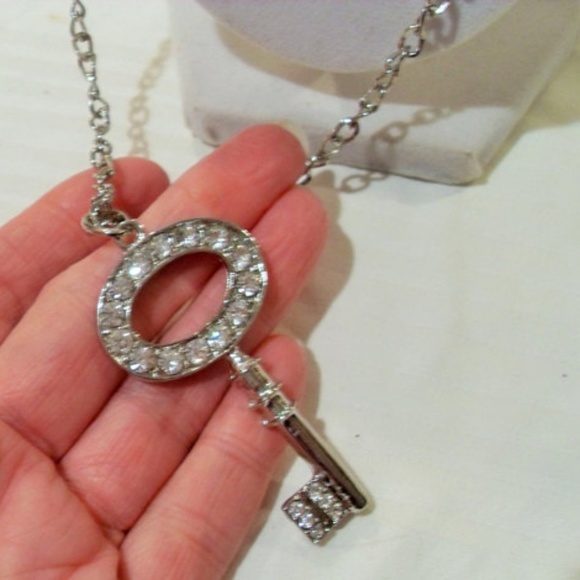 Vintage Jewelry - Long Silver Rhinestone key necklace, big chunky